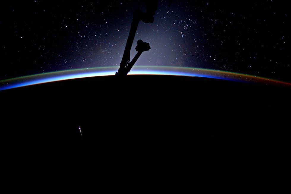 Migliori foto Spazio 2017 La sonda da trasporto Dragon di SpaceX al suo rientro nell’atmosfera, dopo avere portato provviste e altro materiale sulla Stazione Spaziale Internazionale, lo scorso luglio.
(Jack Fischer, NASA/ESA)